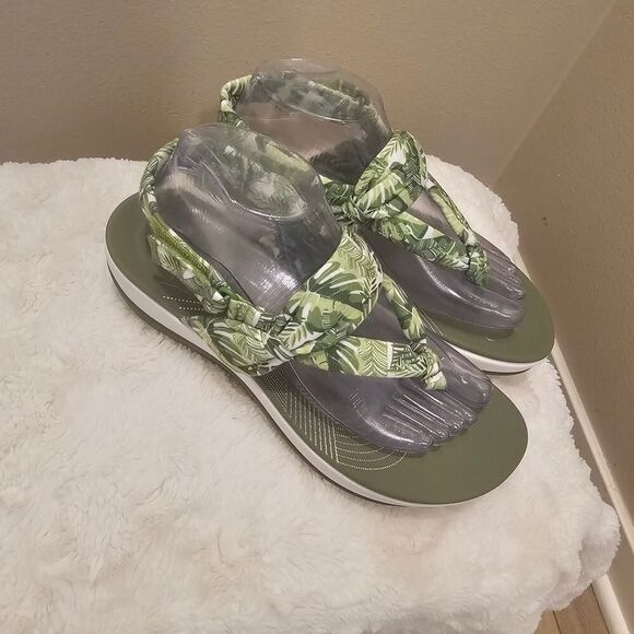 NWT Clark's Green Cloudsteppers Size 9 - Picture 2 of 6